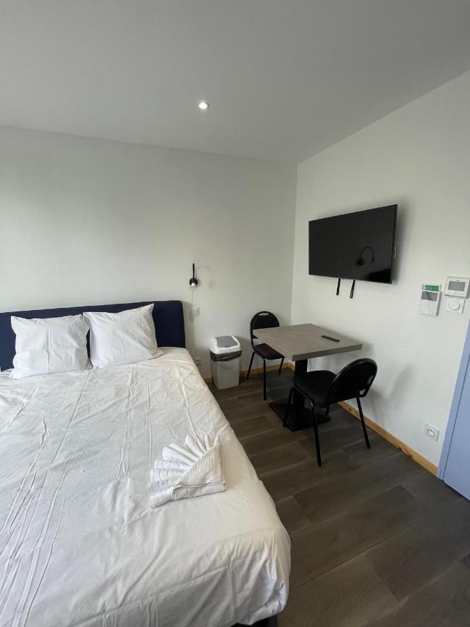 Le Salvador - Appart'Hotel De 18M2 A 44M2 La Talaudiere Екстер'єр фото