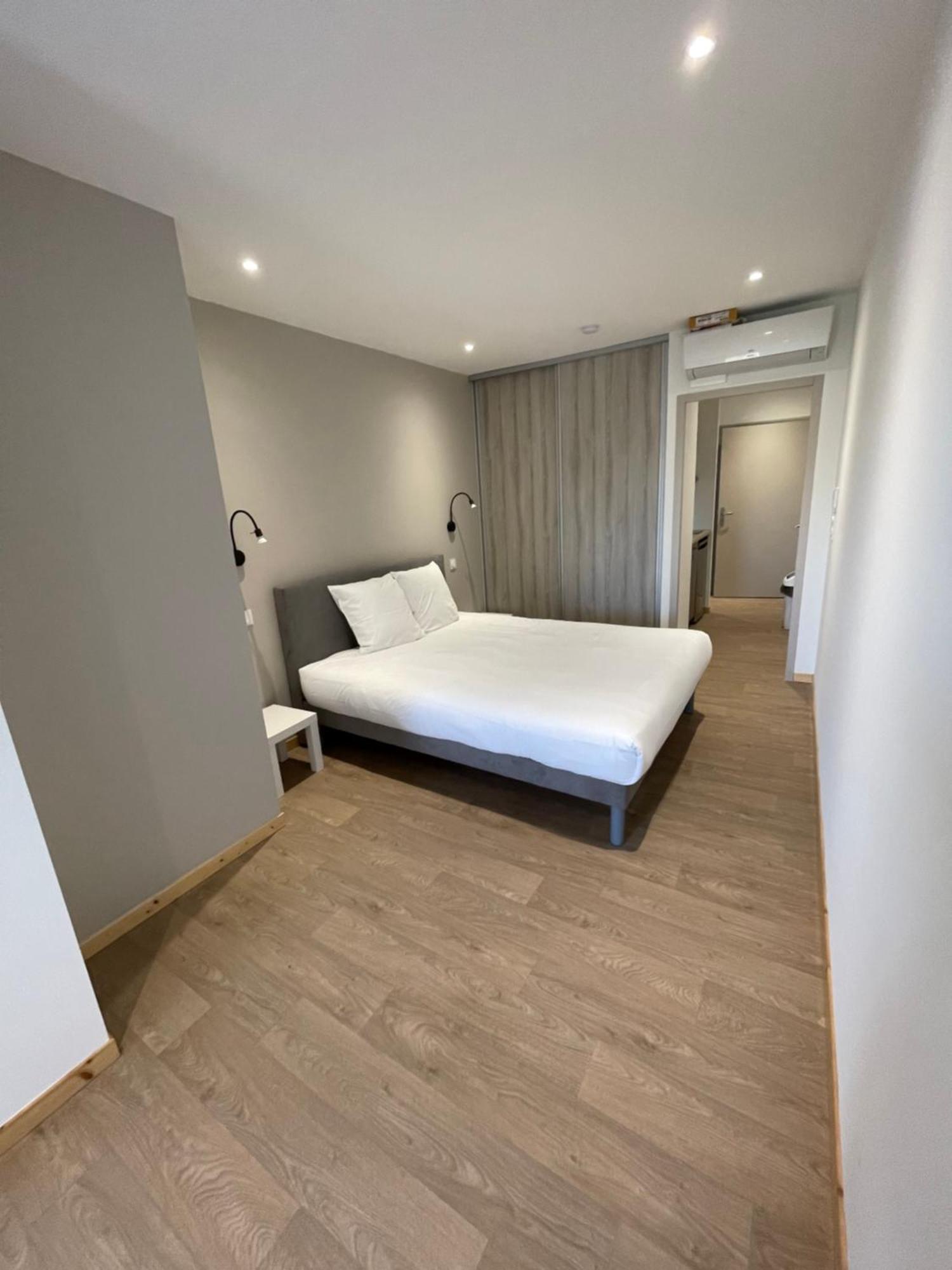 Le Salvador - Appart'Hotel De 18M2 A 44M2 La Talaudiere Екстер'єр фото