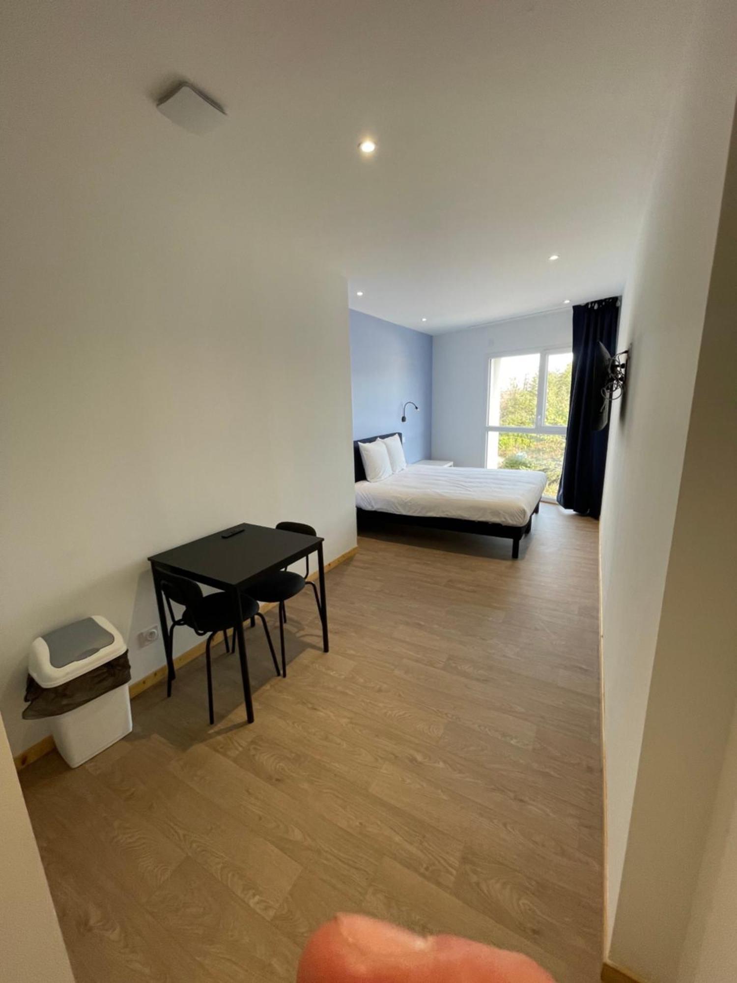 Le Salvador - Appart'Hotel De 18M2 A 44M2 La Talaudiere Екстер'єр фото