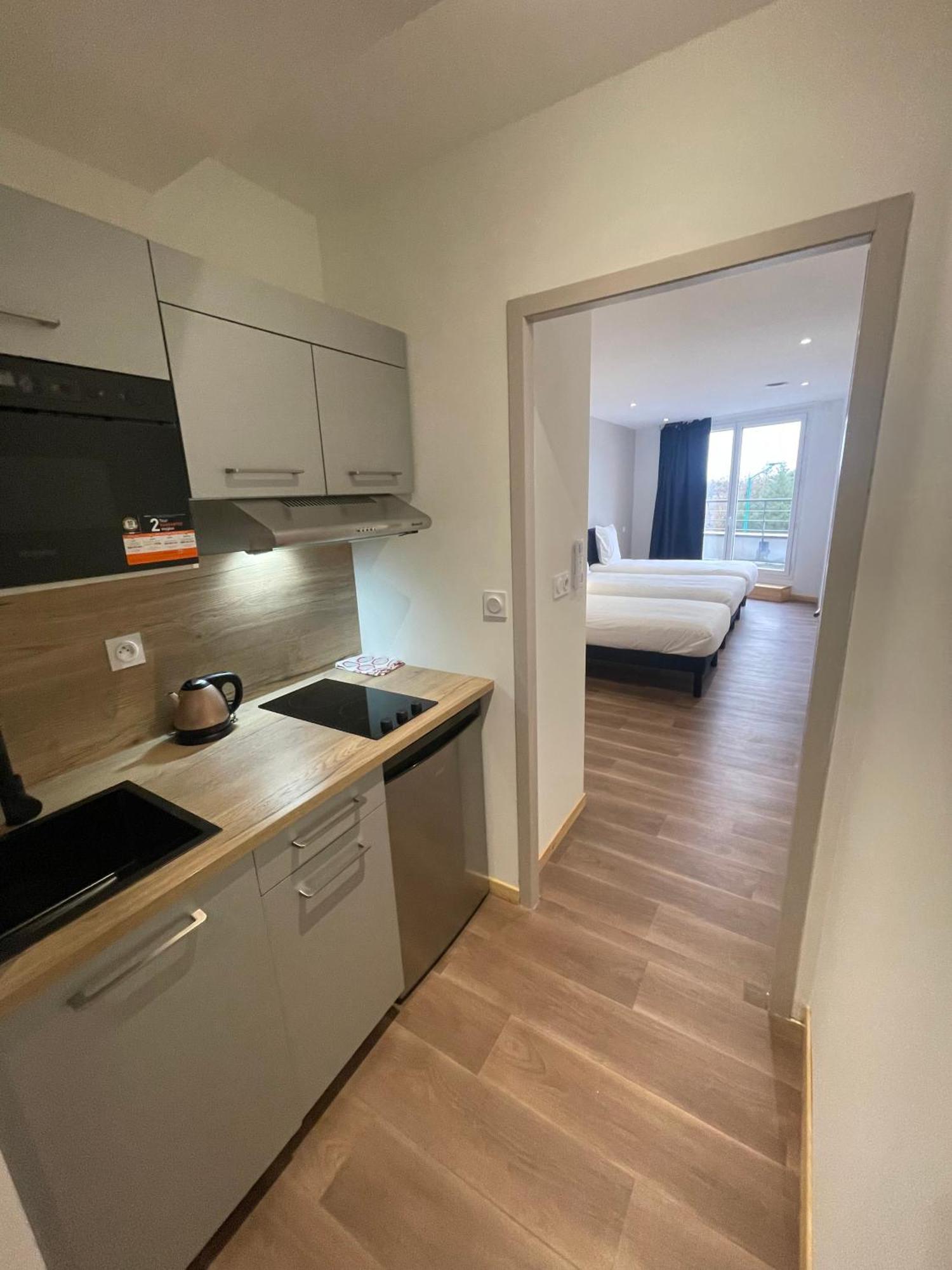 Le Salvador - Appart'Hotel De 18M2 A 44M2 La Talaudiere Екстер'єр фото