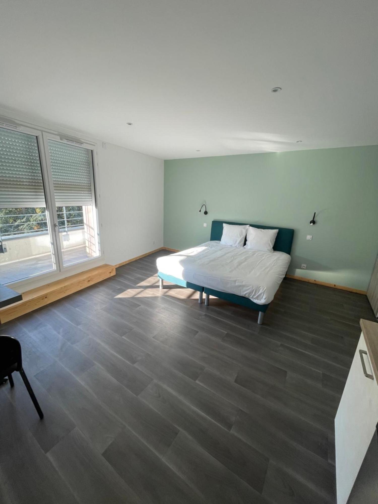 Le Salvador - Appart'Hotel De 18M2 A 44M2 La Talaudiere Екстер'єр фото