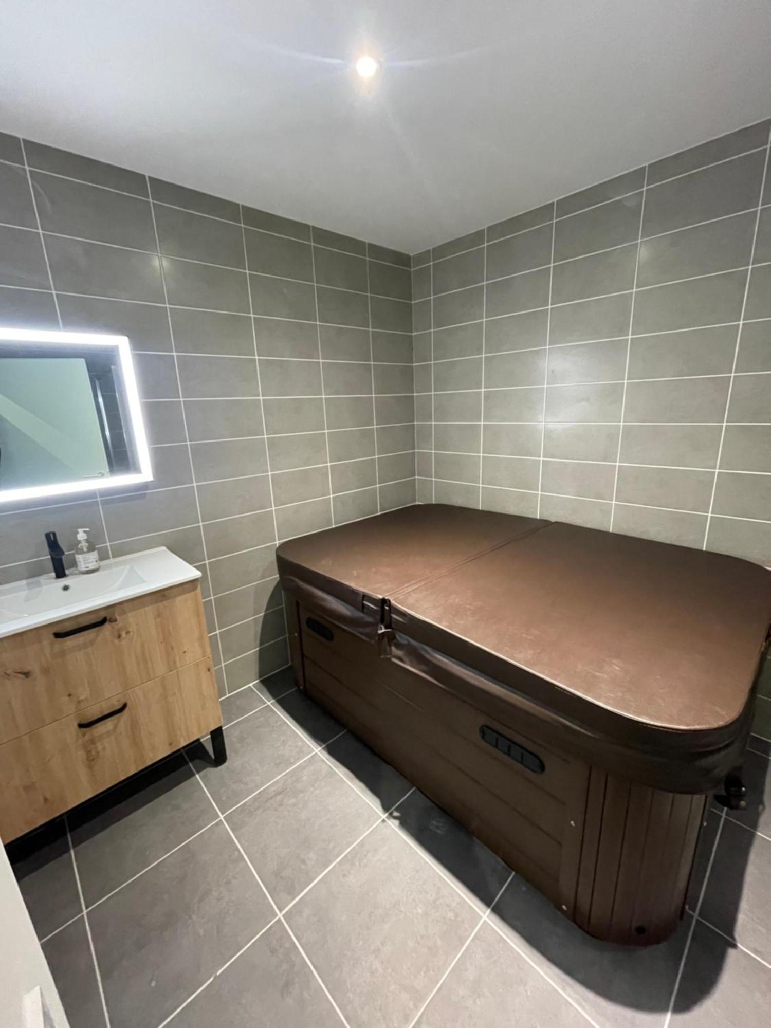 Le Salvador - Appart'Hotel De 18M2 A 44M2 La Talaudiere Екстер'єр фото