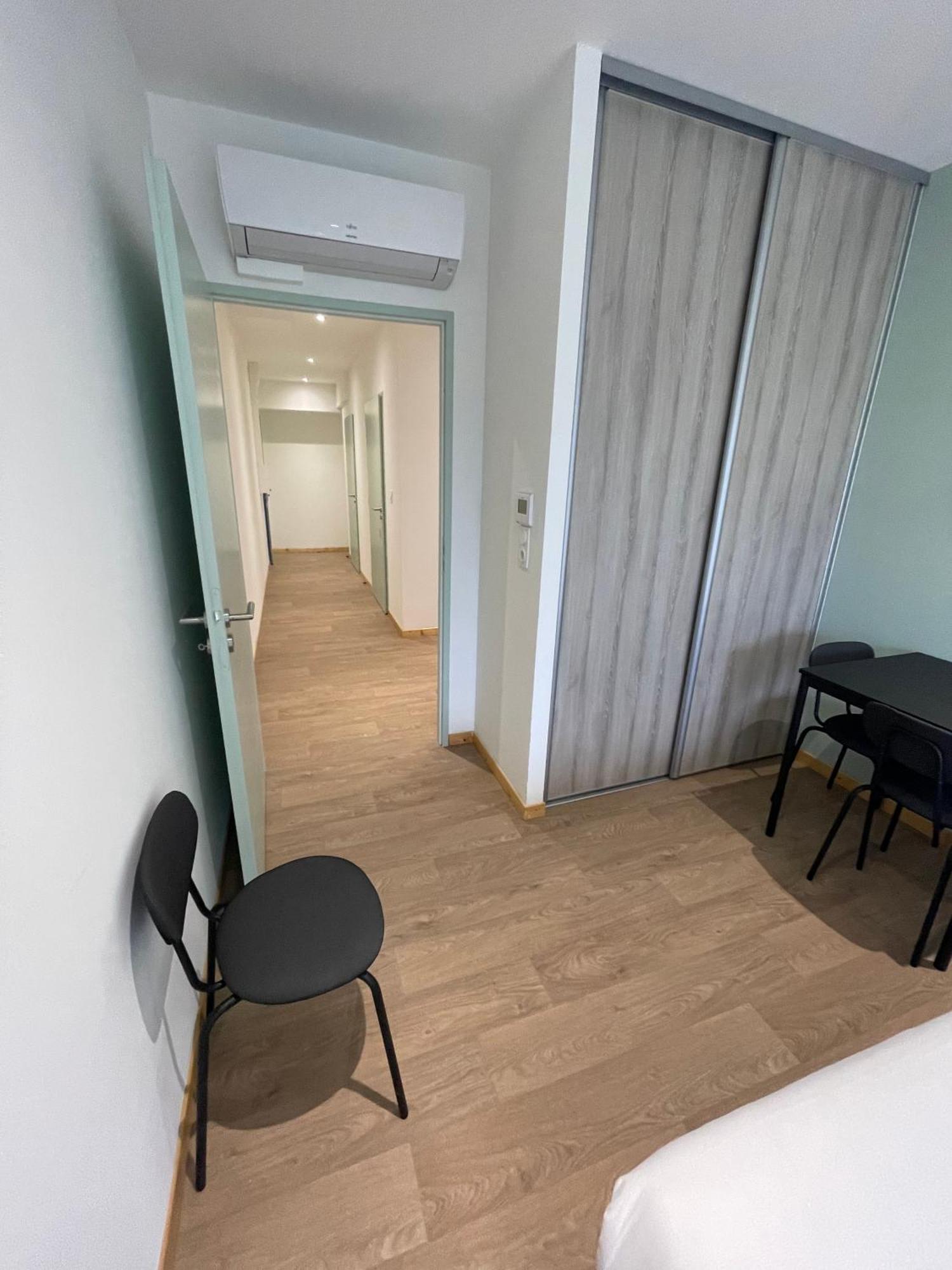 Le Salvador - Appart'Hotel De 18M2 A 44M2 La Talaudiere Екстер'єр фото